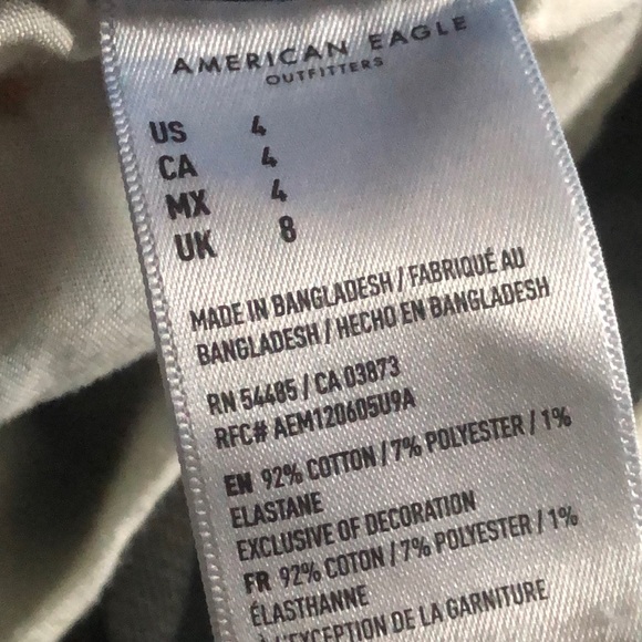 American Eagle Button Fly Distressed Denim Jean Shorts Frayed Hem Size 4    1010 - Picture 12 of 14